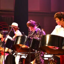 ドラム缶で奏でるWAIWAIスティールパンライブ