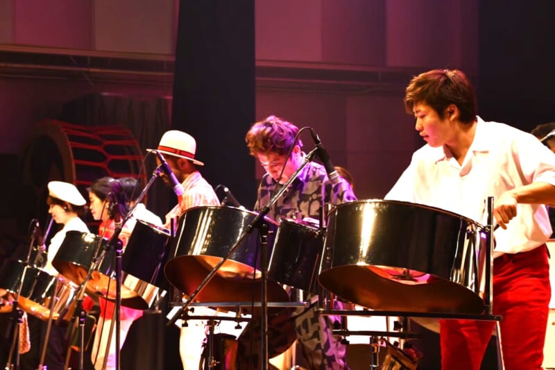 ドラム缶で奏でるWAIWAIスティールパンライブ 画像